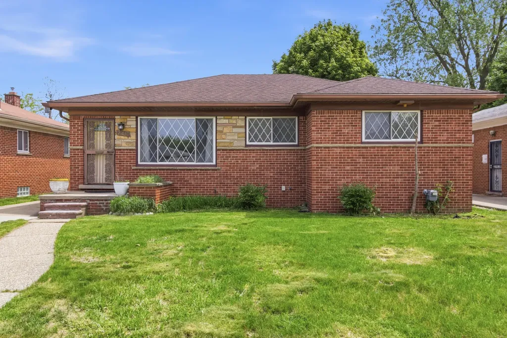 21630 Westhampton Street Oak Park City MI 48237