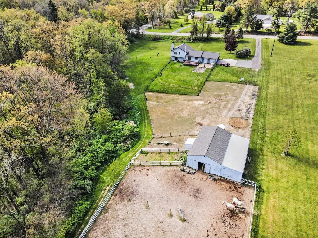 2536 W Coon Lake Road Marion Township MI 48843