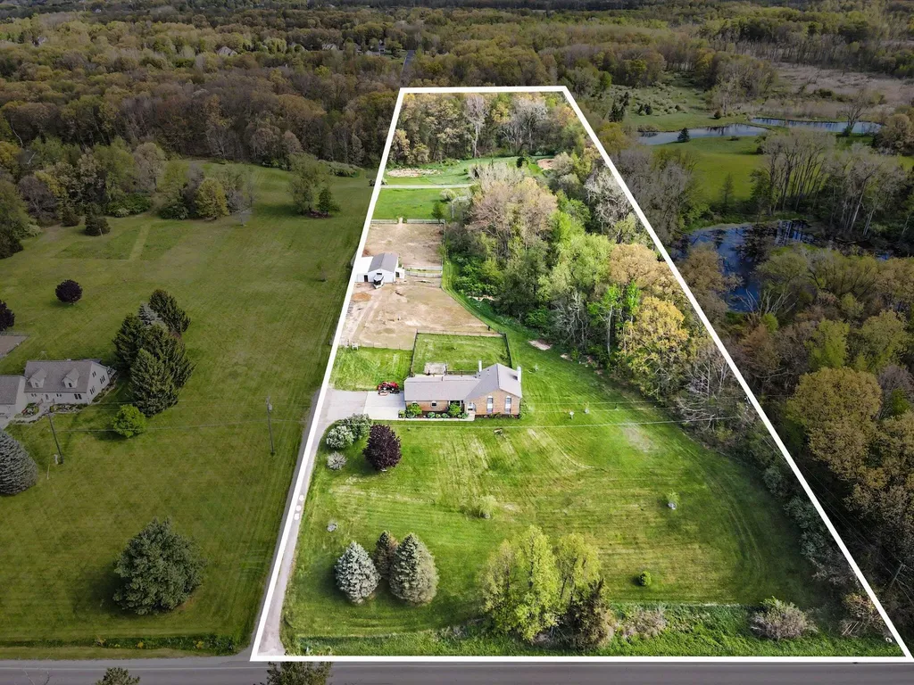 2536 W Coon Lake Road Marion Township MI 48843