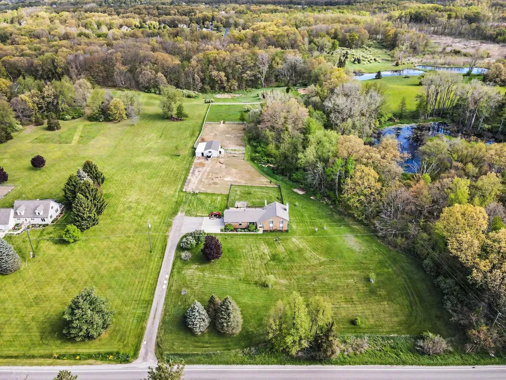 2536 W Coon Lake Road Marion Township MI 48843