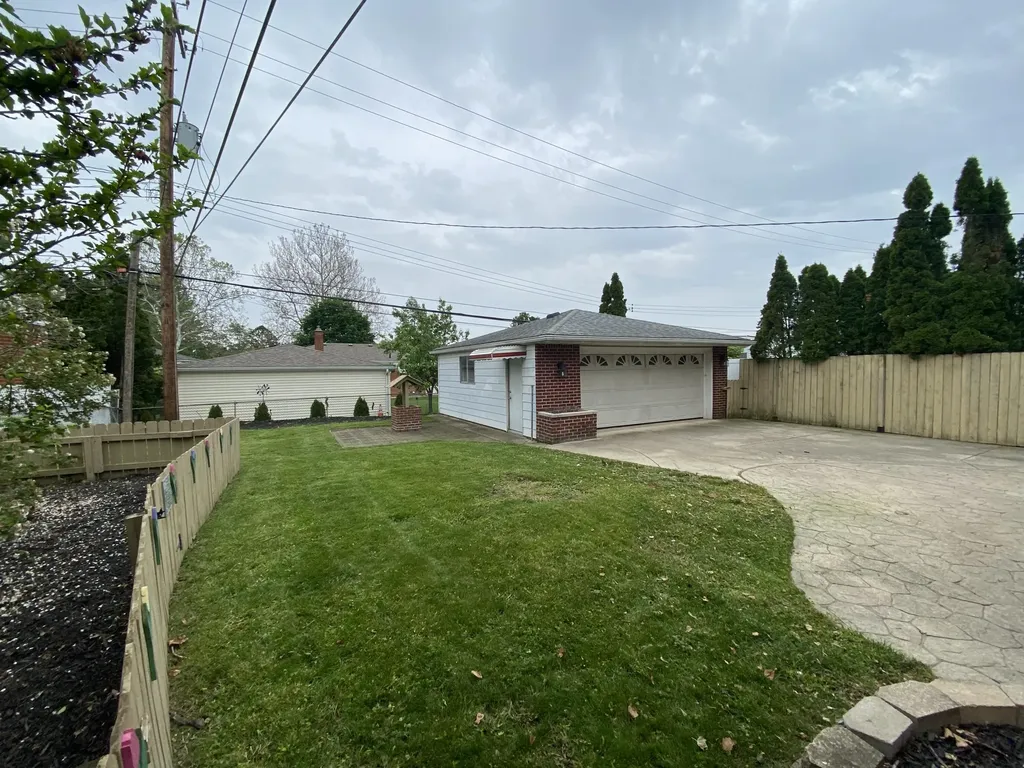 1761 Grange Road Trenton City MI 48183