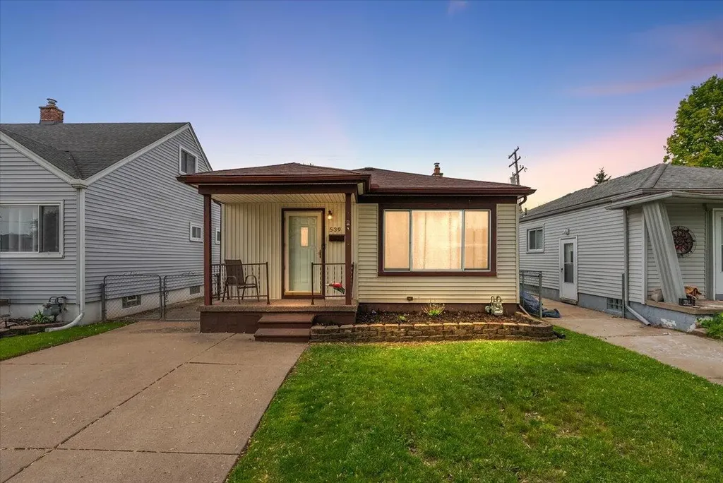 539 Mayflower Avenue Lincoln Park City MI 48146