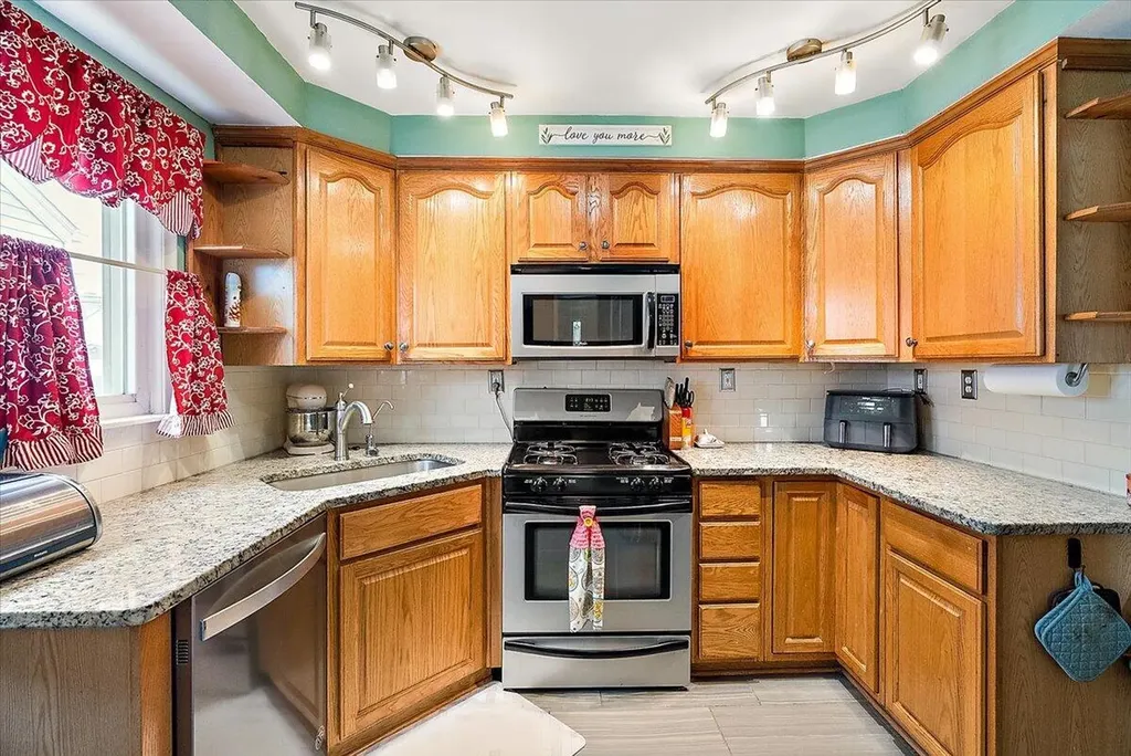 539 Mayflower Avenue Lincoln Park City MI 48146