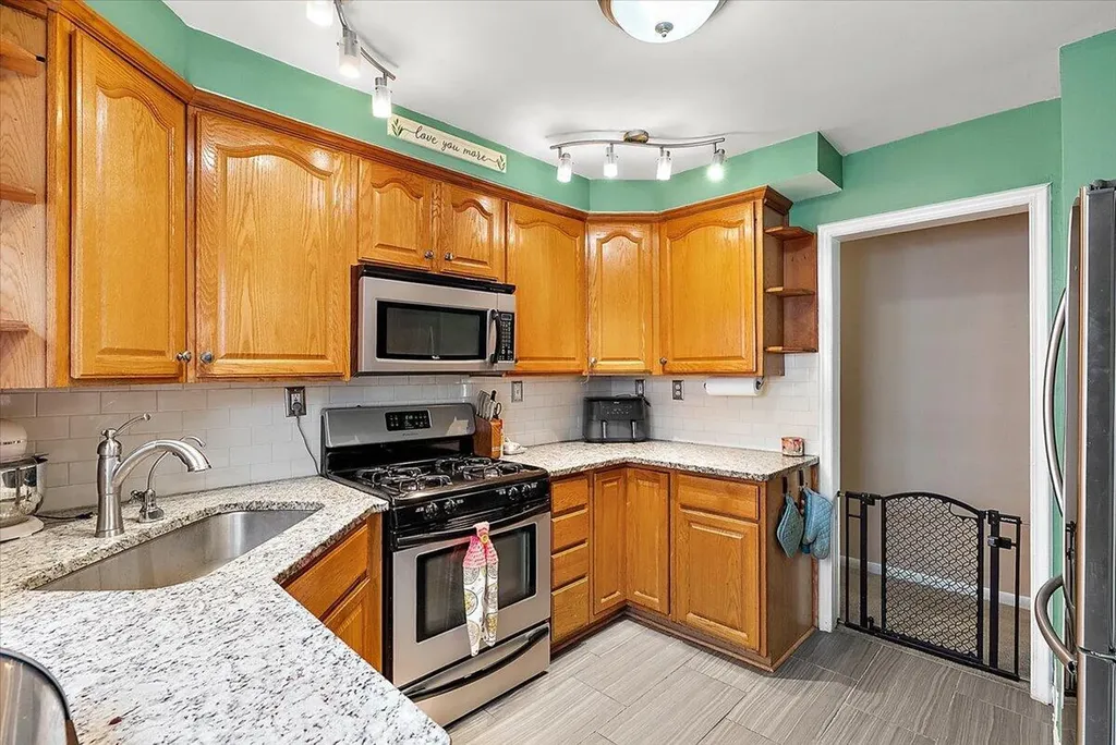 539 Mayflower Avenue Lincoln Park City MI 48146