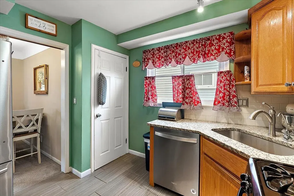 539 Mayflower Avenue Lincoln Park City MI 48146