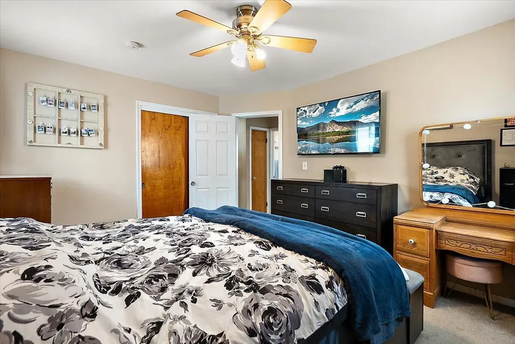 539 Mayflower Avenue Lincoln Park City MI 48146