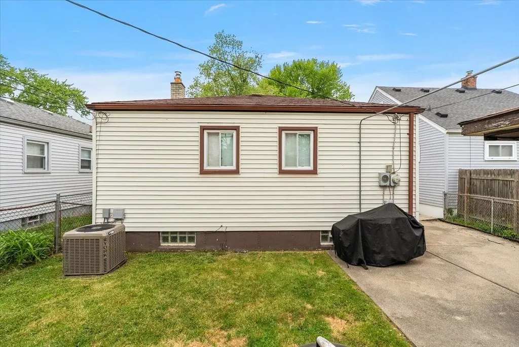 539 Mayflower Avenue Lincoln Park City MI 48146
