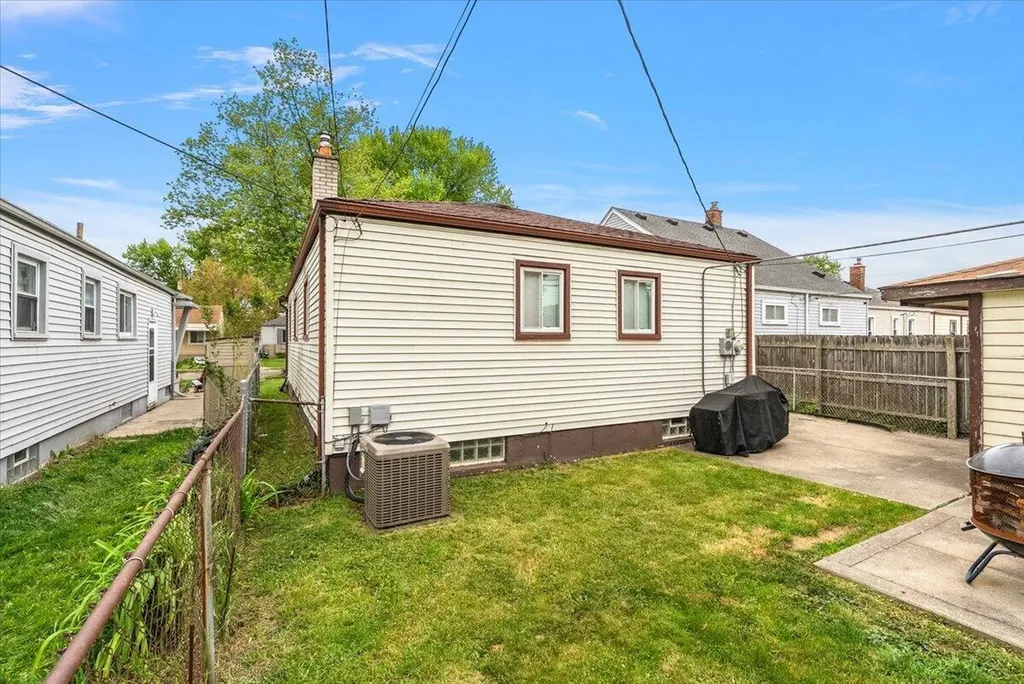 539 Mayflower Avenue Lincoln Park City MI 48146
