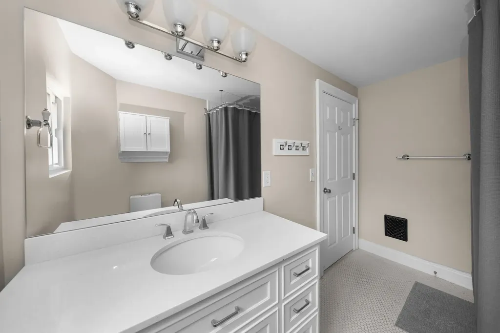 703 Moore Street Ann Arbor City MI 48105