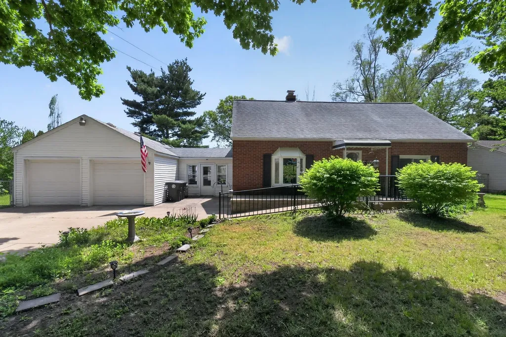 37951 Grantland Street Livonia City MI 48150