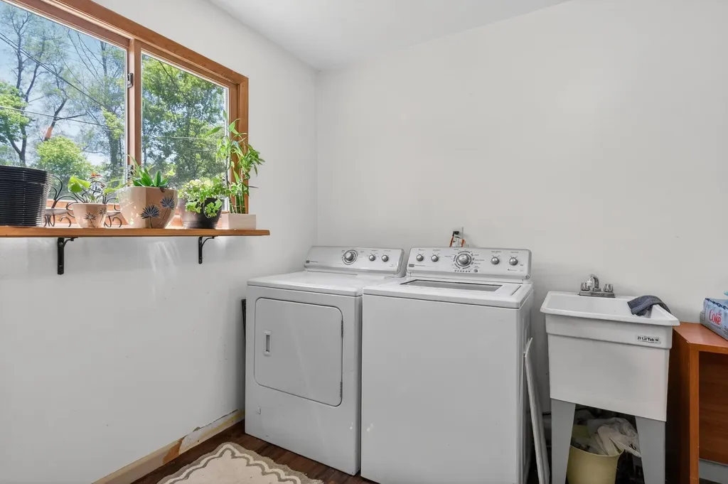 37951 Grantland Street Livonia City MI 48150