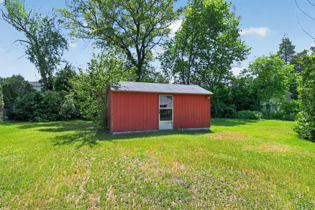 37951 Grantland Street Livonia City MI 48150