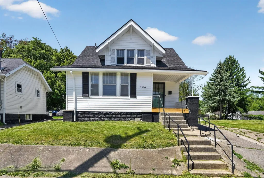 2110 S Grand Traverse Street Flint City MI 48503