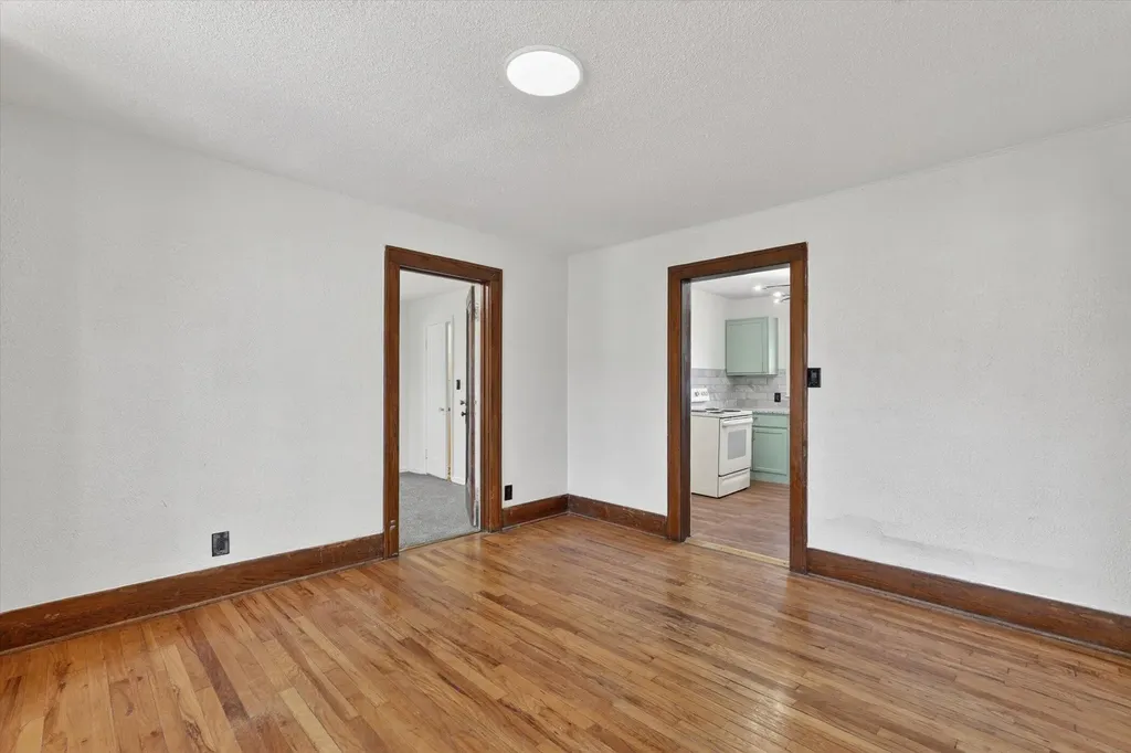 2110 S Grand Traverse Street Flint City MI 48503
