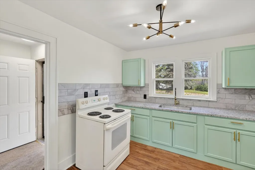 2110 S Grand Traverse Street Flint City MI 48503