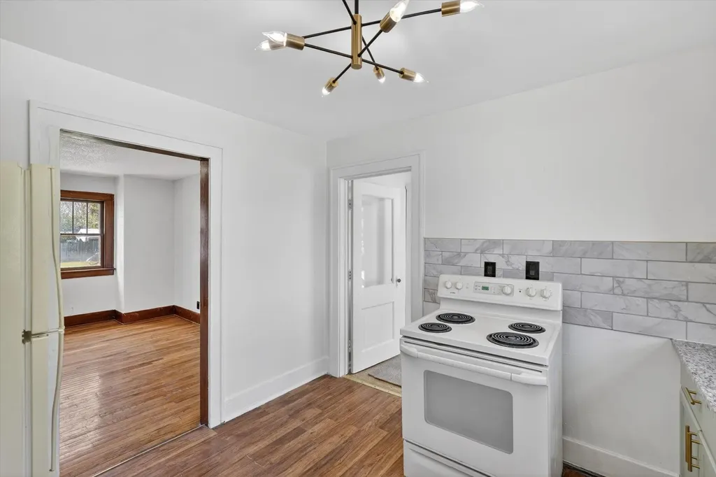 2110 S Grand Traverse Street Flint City MI 48503