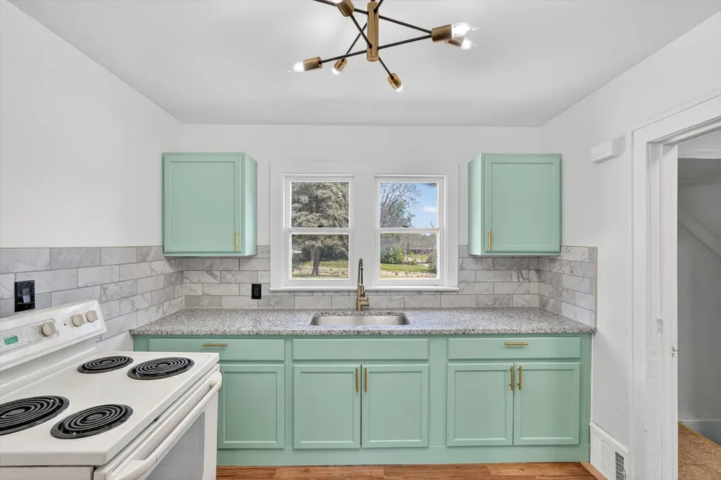 2110 S Grand Traverse Street Flint City MI 48503