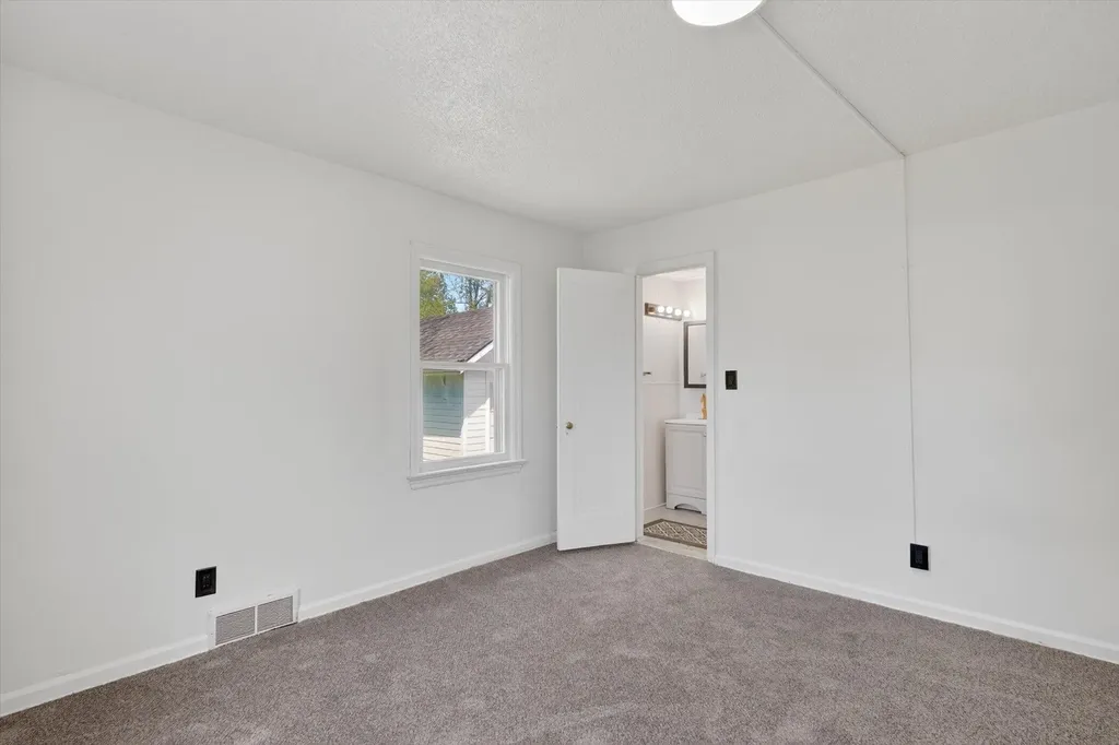 2110 S Grand Traverse Street Flint City MI 48503