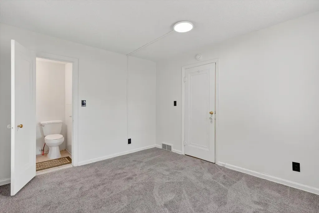 2110 S Grand Traverse Street Flint City MI 48503