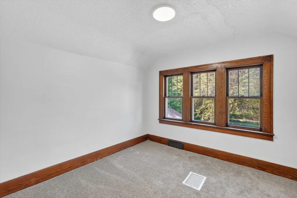 2110 S Grand Traverse Street Flint City MI 48503