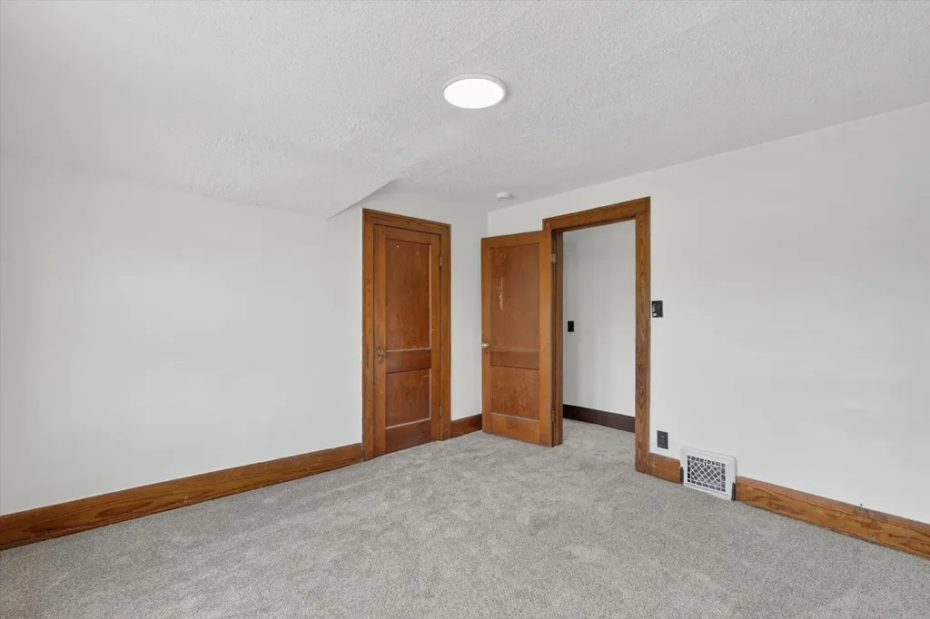 2110 S Grand Traverse Street Flint City MI 48503