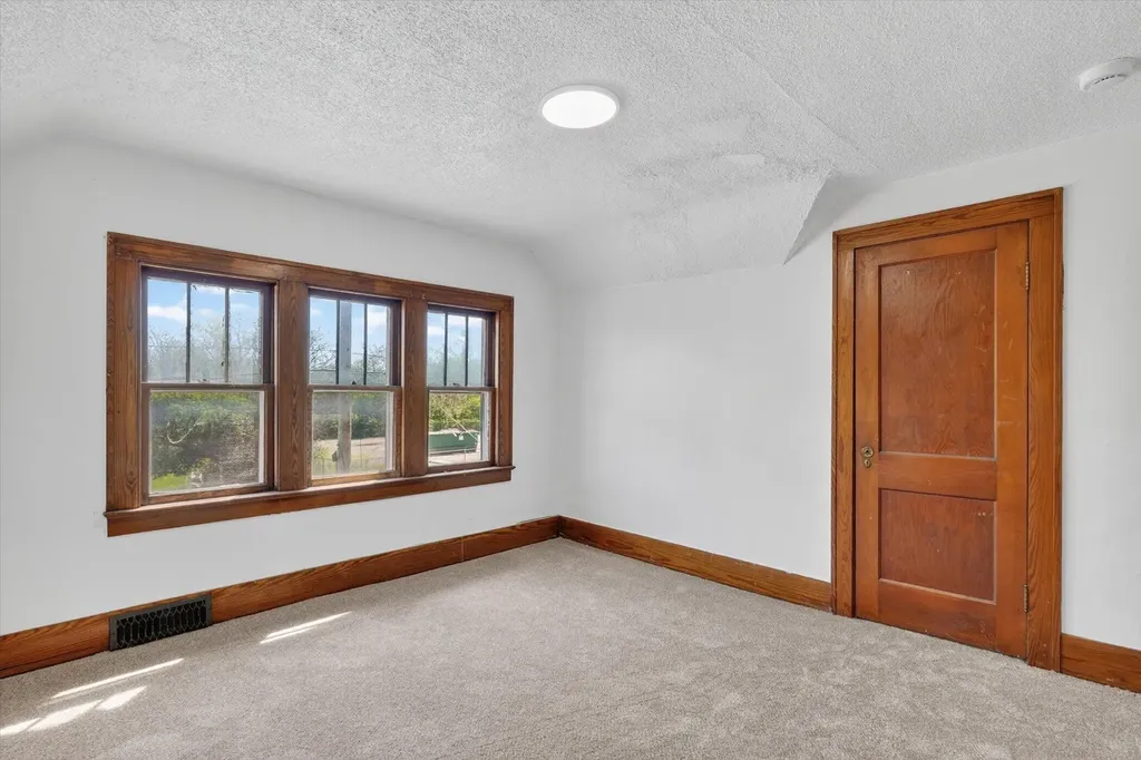 2110 S Grand Traverse Street Flint City MI 48503
