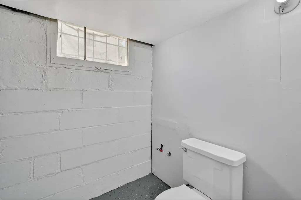 2110 S Grand Traverse Street Flint City MI 48503