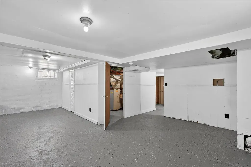 2110 S Grand Traverse Street Flint City MI 48503