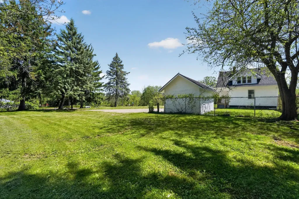 2110 S Grand Traverse Street Flint City MI 48503