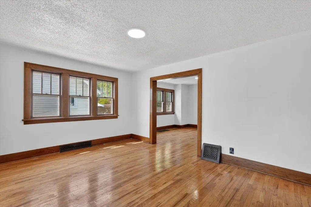 2110 S Grand Traverse Street Flint City MI 48503