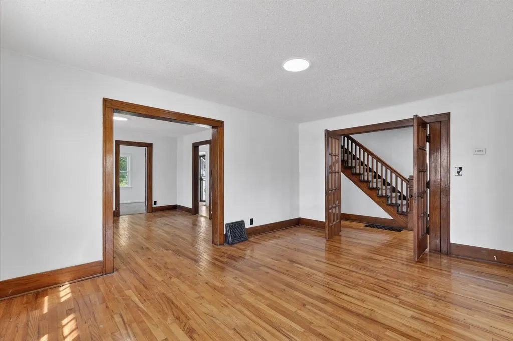2110 S Grand Traverse Street Flint City MI 48503
