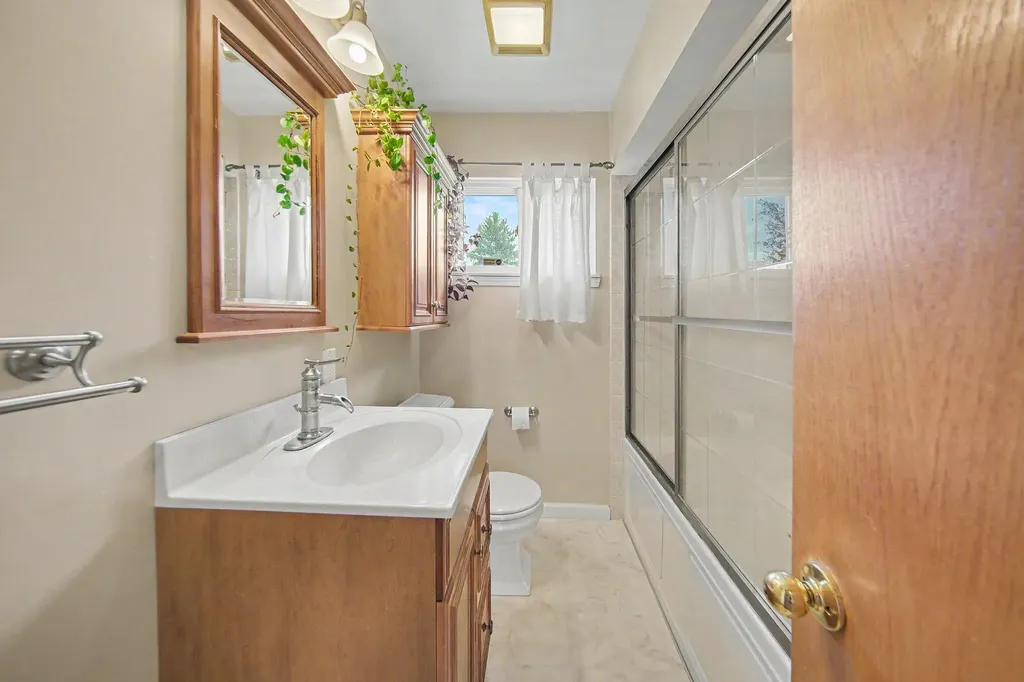 1241 Shirley Drive Ypsilanti Charter Township MI 48198