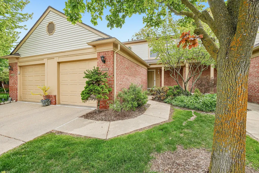 3123 Village Circle Ann Arbor Charter Township MI 48108