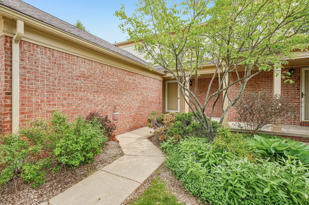 3123 Village Circle Ann Arbor Charter Township MI 48108