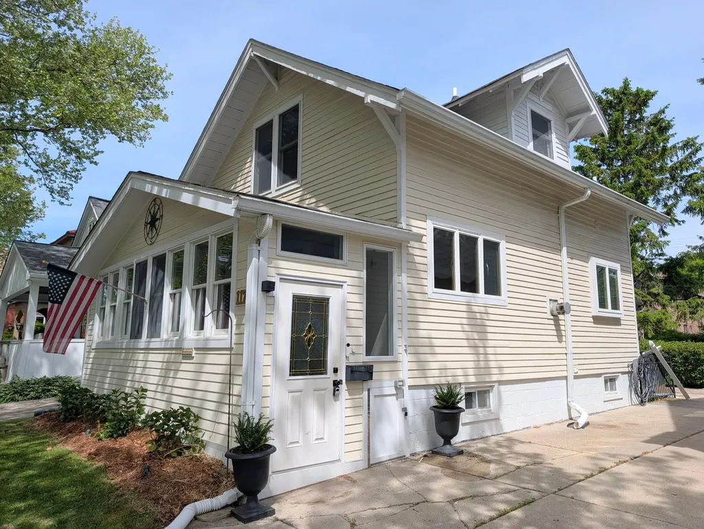 1171 Smith Avenue Birmingham City MI 48009