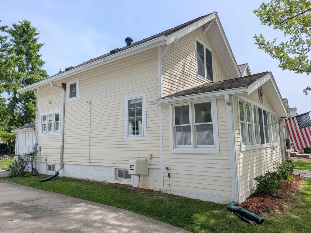 1171 Smith Avenue Birmingham City MI 48009