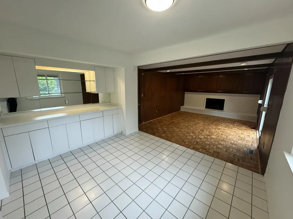 18175 Rainbow Drive Lathrup Village City MI 48076