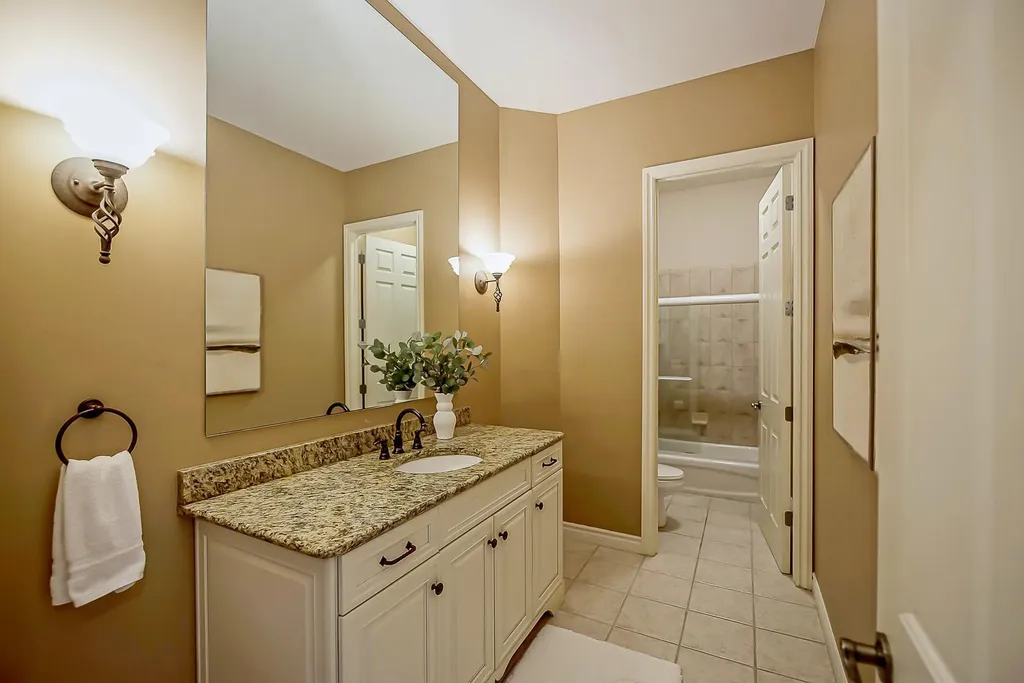 9222 Northpointe Ridge Brighton Township MI 48114