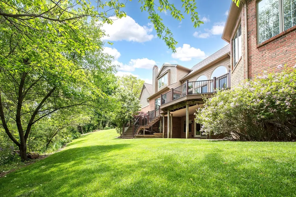 9222 Northpointe Ridge Brighton Township MI 48114