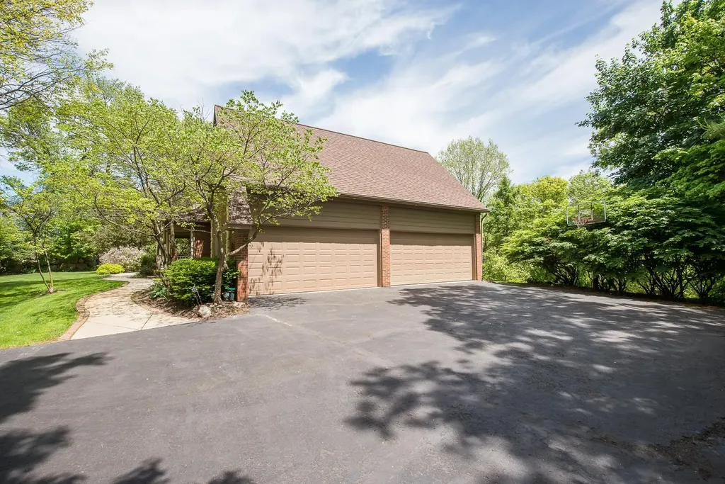 9222 Northpointe Ridge Brighton Township MI 48114