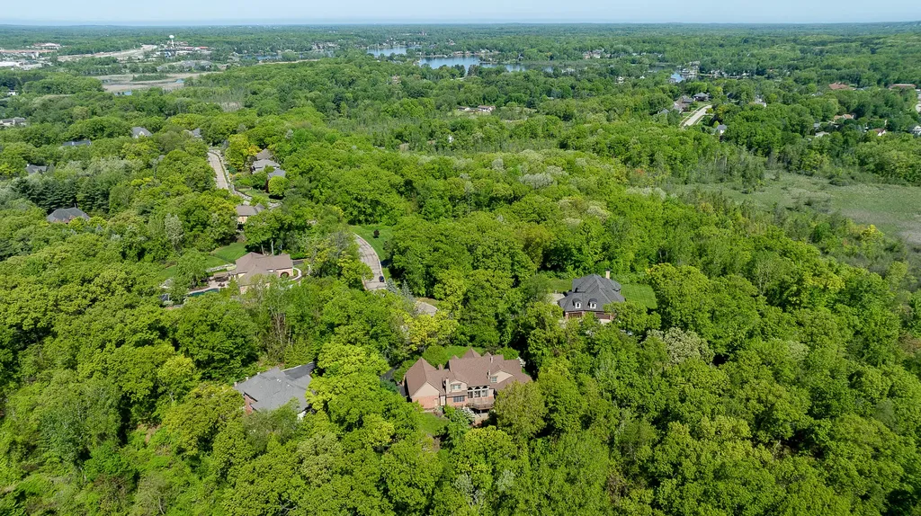 9222 Northpointe Ridge Brighton Township MI 48114