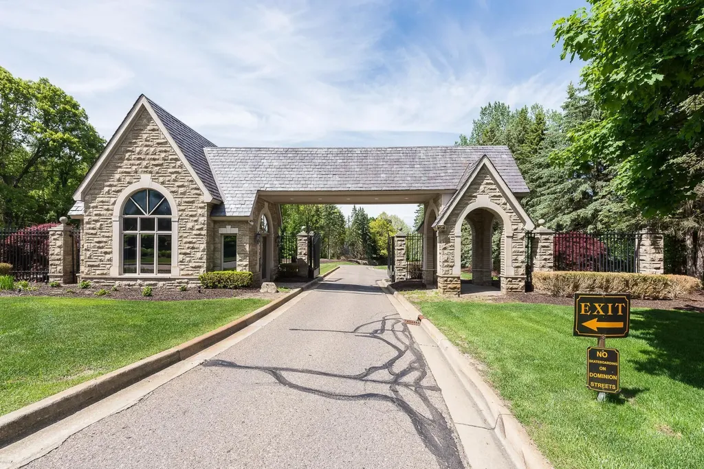 9222 Northpointe Ridge Brighton Township MI 48114