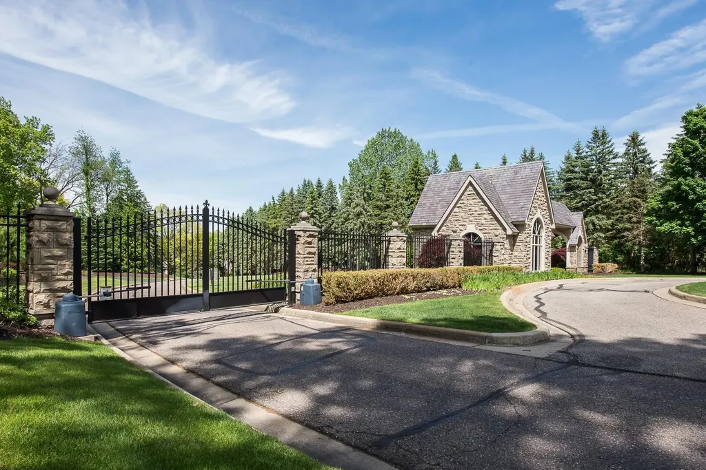 9222 Northpointe Ridge Brighton Township MI 48114