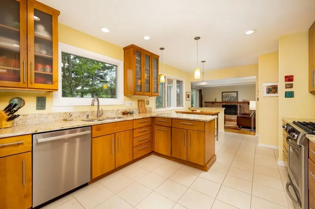 2228 Delaware Drive Ann Arbor City MI 48103