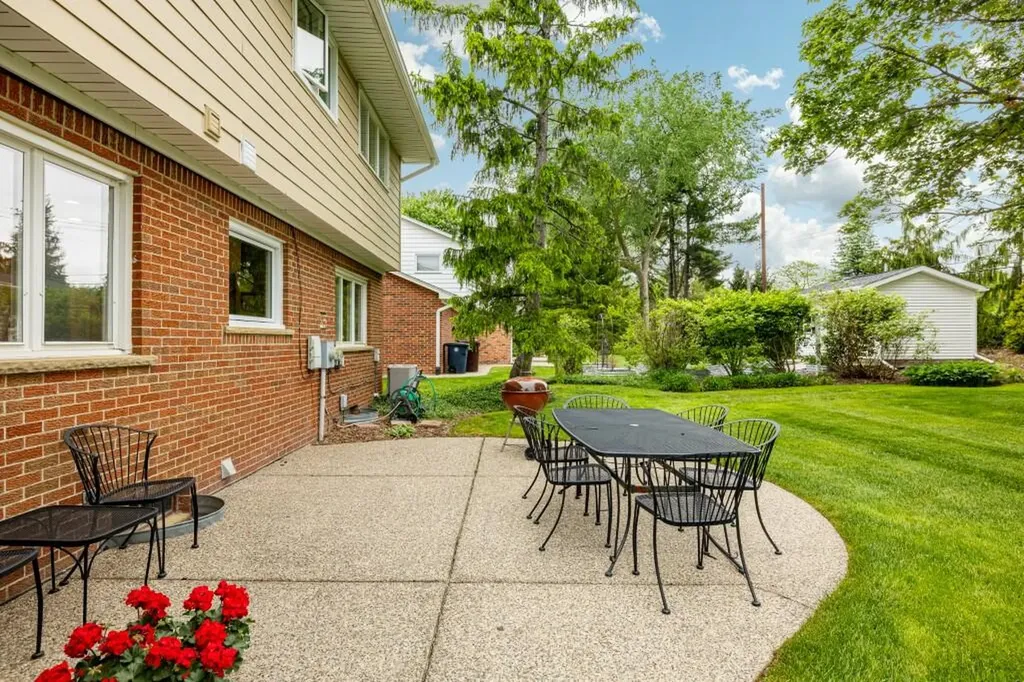 2228 Delaware Drive Ann Arbor City MI 48103