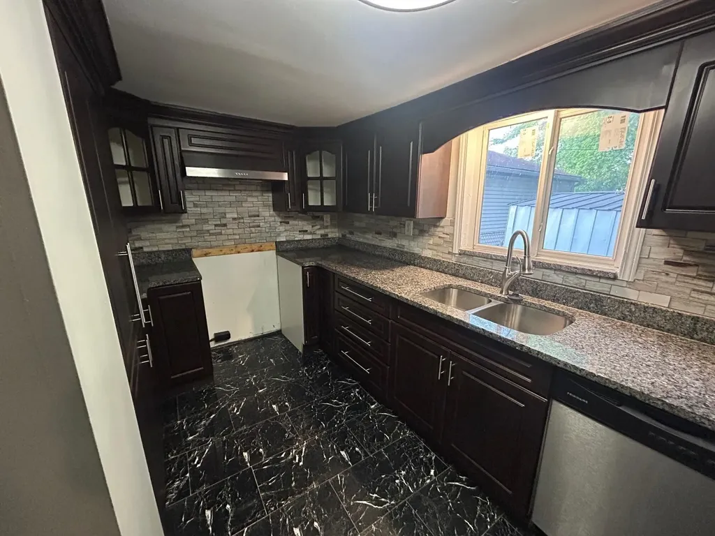 5849 Jackson Street Taylor City MI 48180
