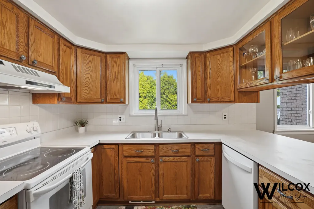 37944 Santa Anna Street Clinton Charter Township MI 48036