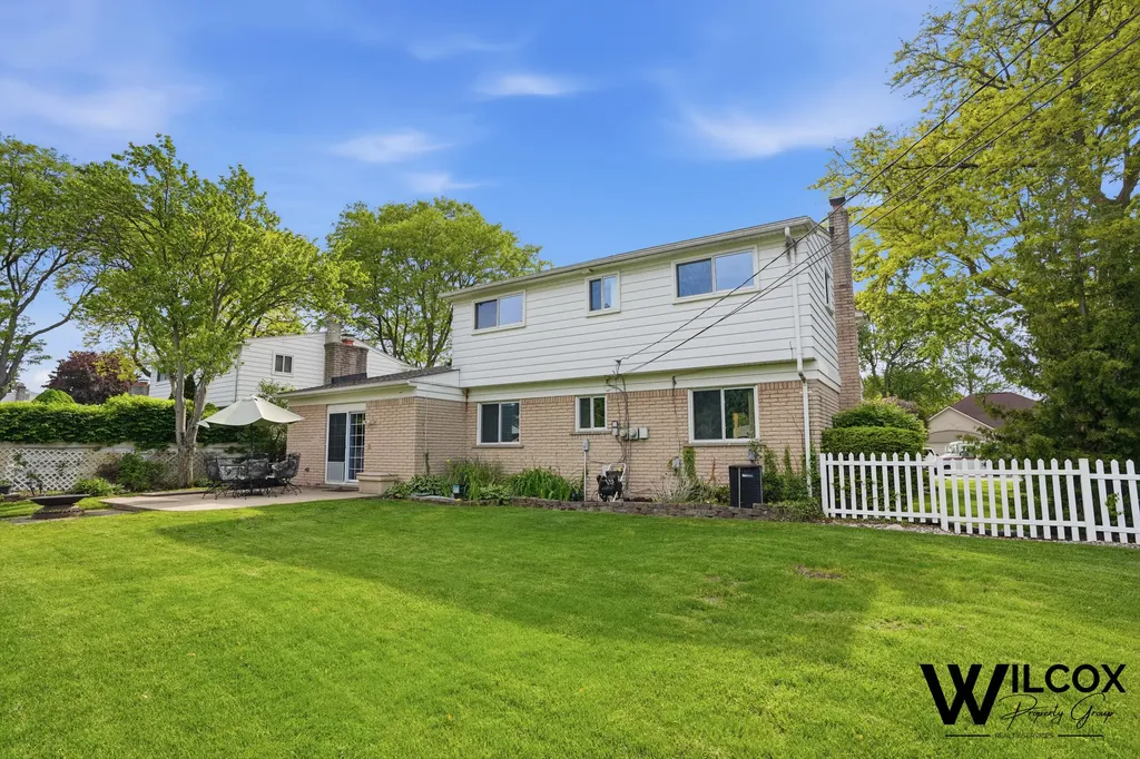 37944 Santa Anna Street Clinton Charter Township MI 48036