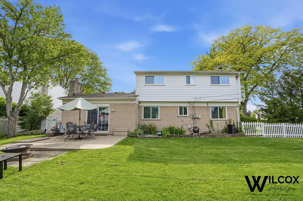 37944 Santa Anna Street Clinton Charter Township MI 48036