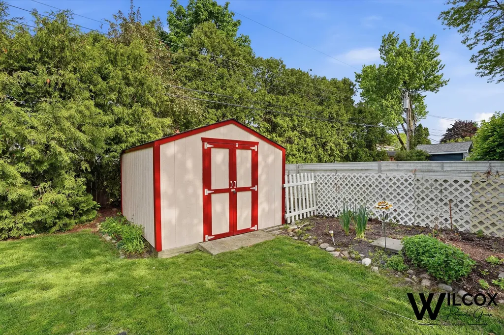 37944 Santa Anna Street Clinton Charter Township MI 48036